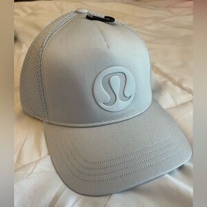 NWT Lululemon trucker hat